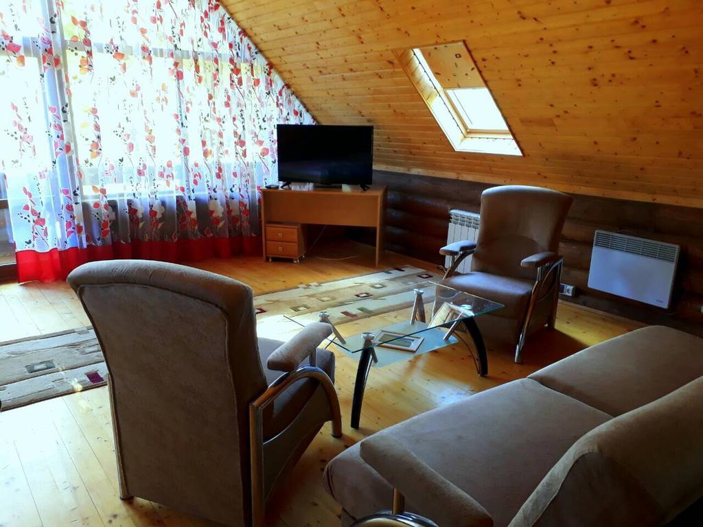Maison d'hôtes Rancho 555 à Oujhorod Extérieur photo