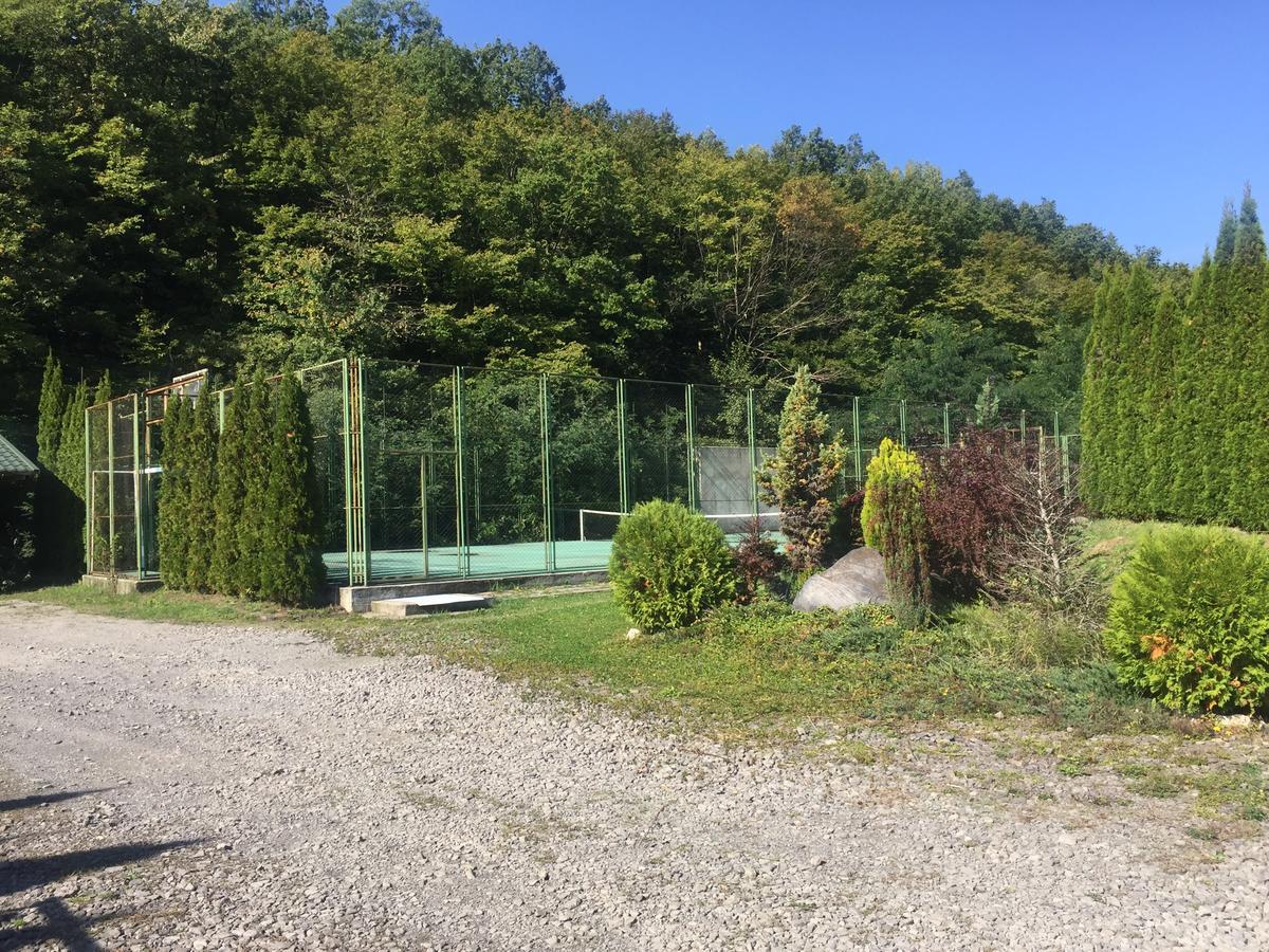 Maison d'hôtes Rancho 555 à Oujhorod Extérieur photo